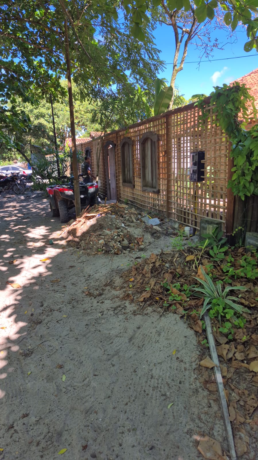 Fiscalização da SEDUR intensifica combate a obras irregulares e ocupação indevida de ruas em Caraíva